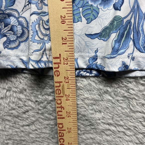 Tuckernuck Top Womens XS Blue White TNuck Sport Heirloom Floral Ryan Boyfriend - Picture 11 of 11